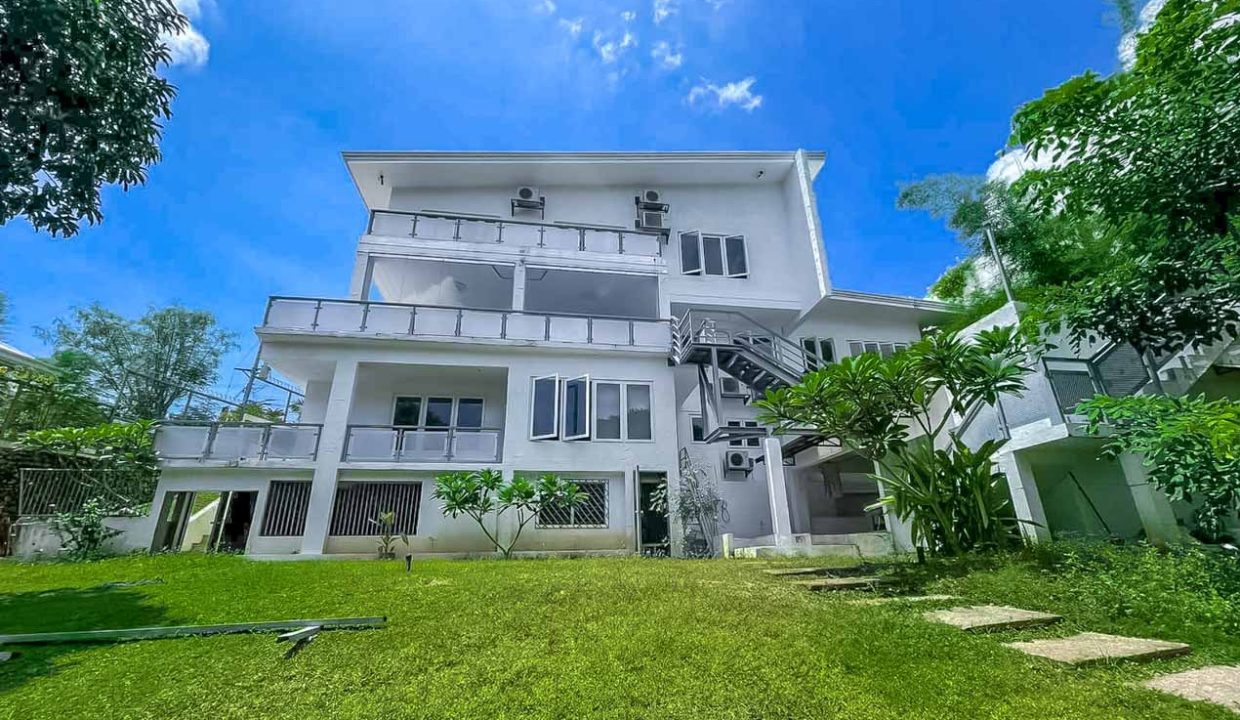 SRBML93 Luxury 5 Bedrooms House for Sale in Maria Luisa Park - 1 copy