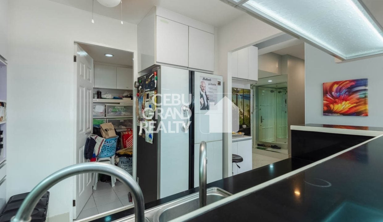 SRBAV10 Modern 2 Bedroom Condo for Sale in Cebu Business Park - 6