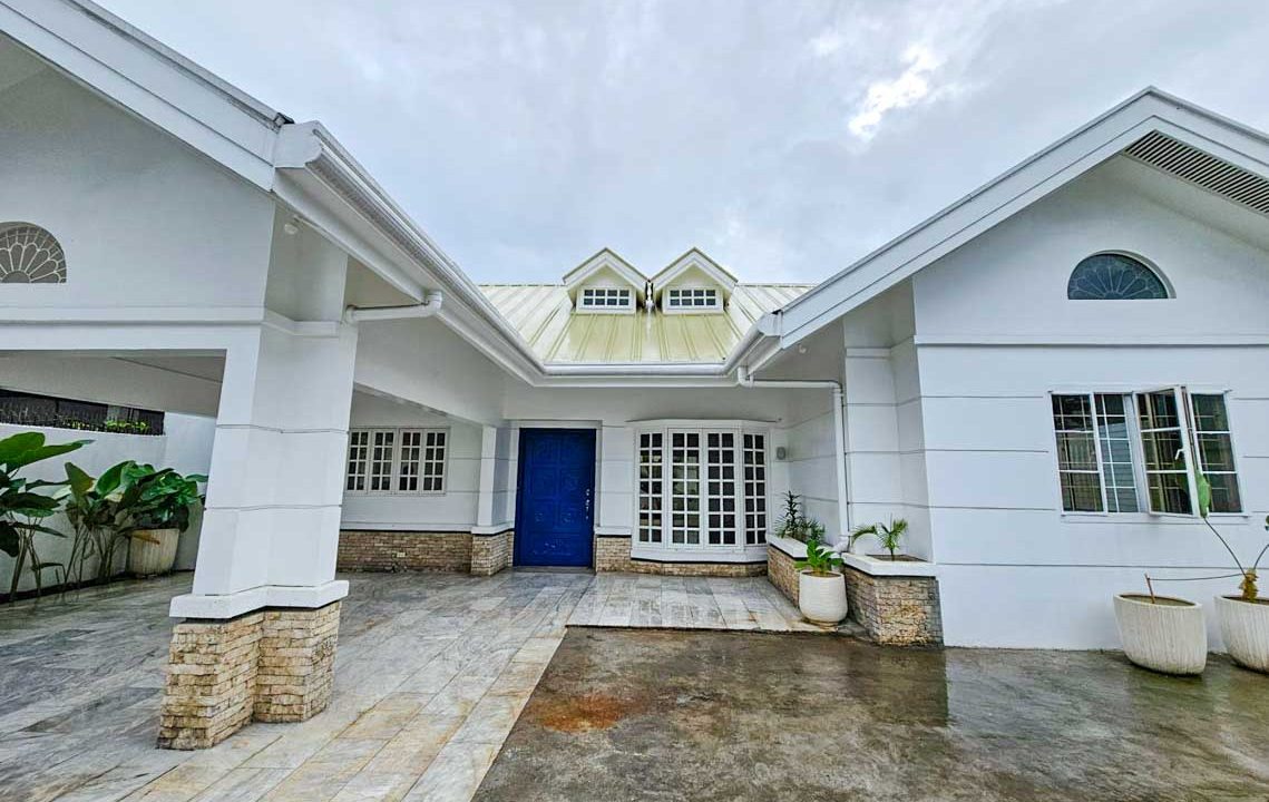 SRBGV1 Newly Renovated 4 Bedrooms Bungalow House near Cebu IT Park - 2