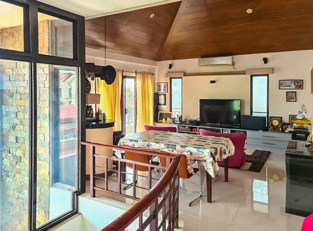 5 Bedrooms House for Sale in Minglanilla | Cebu Grand Realty