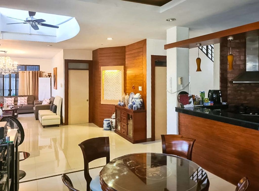 5 Bedrooms House for Sale in Minglanilla | Cebu Grand Realty