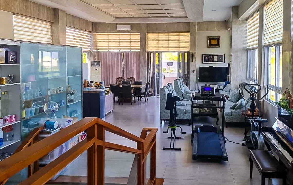 SRBML98 Spacious 11 Bedroom House for Sale in Maria Luisa Estate Park - 2