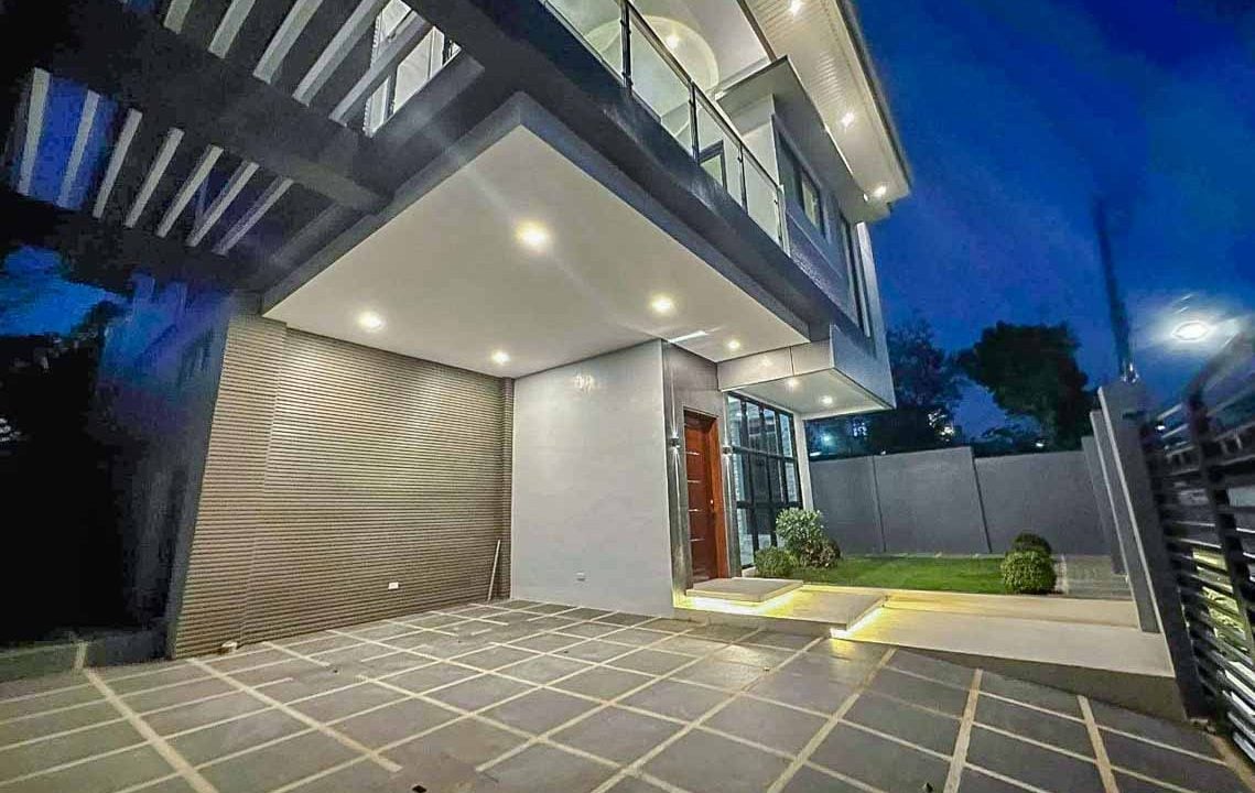 SRBRCE1 Modern Mediterranean House for Sale in Consolacion Cebu - 2