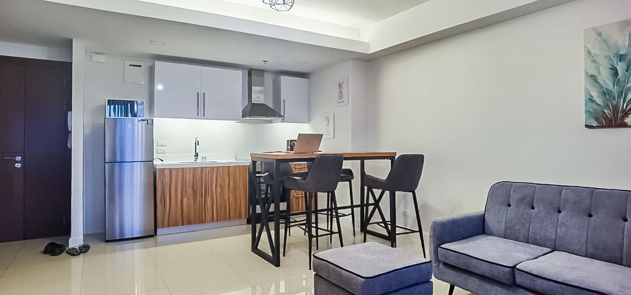 RCALC31 Furnished 1 Bedroom Condo for Rent in Cebu Business Park - 2