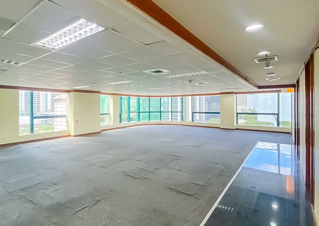 RCPKT1 308 SqM Office for Rent in Cebu Business Park - 1
