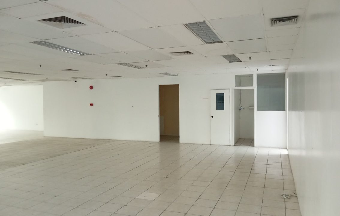 RCPKT11 287 SqM Office for Rent in Cebu Business Park - 12