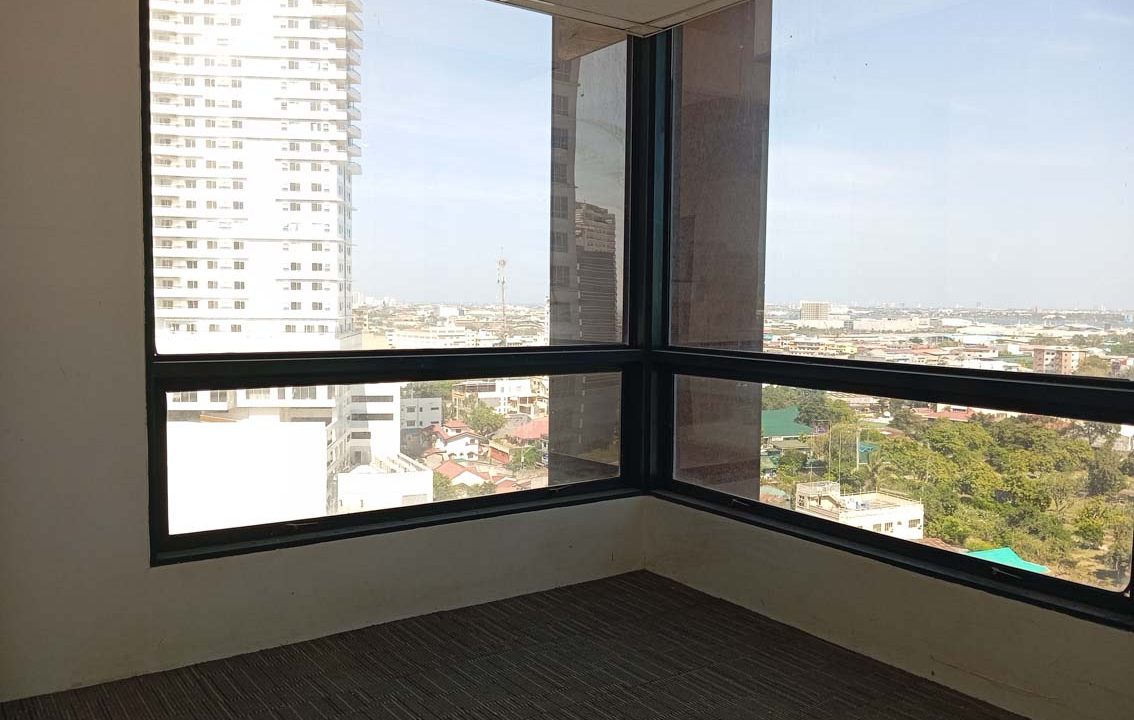 RCPKT3 650 SqM Office for Rent in Cebu Business Park - 8