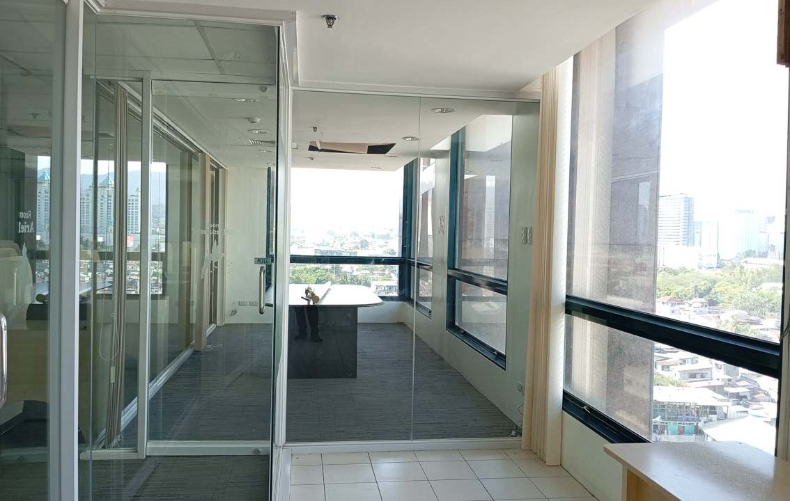 RCPKT3 650 SqM Office for Rent in Cebu Business Park - 9