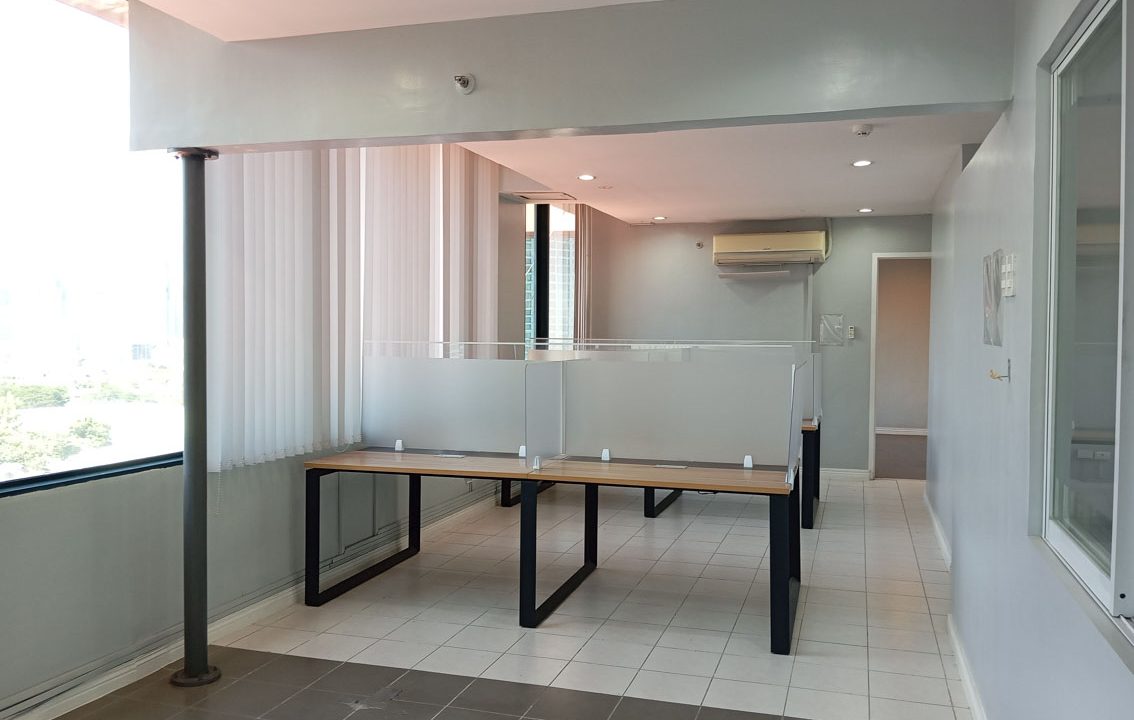 RCPKT4 99 SqM Office for Rent in Cebu Business Park - 1