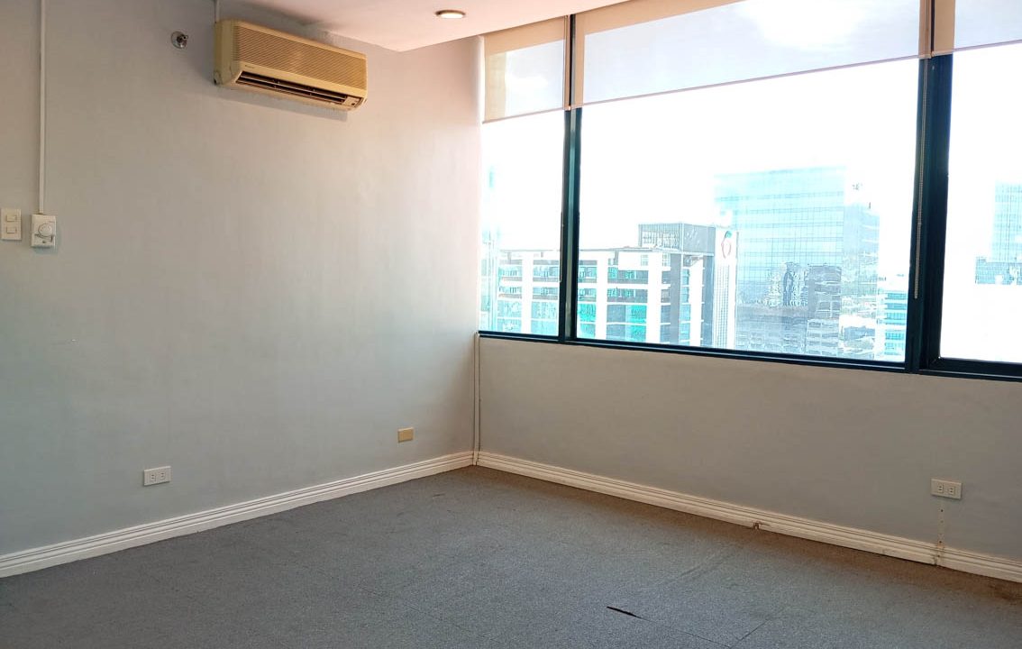 RCPKT4 99 SqM Office for Rent in Cebu Business Park - 9