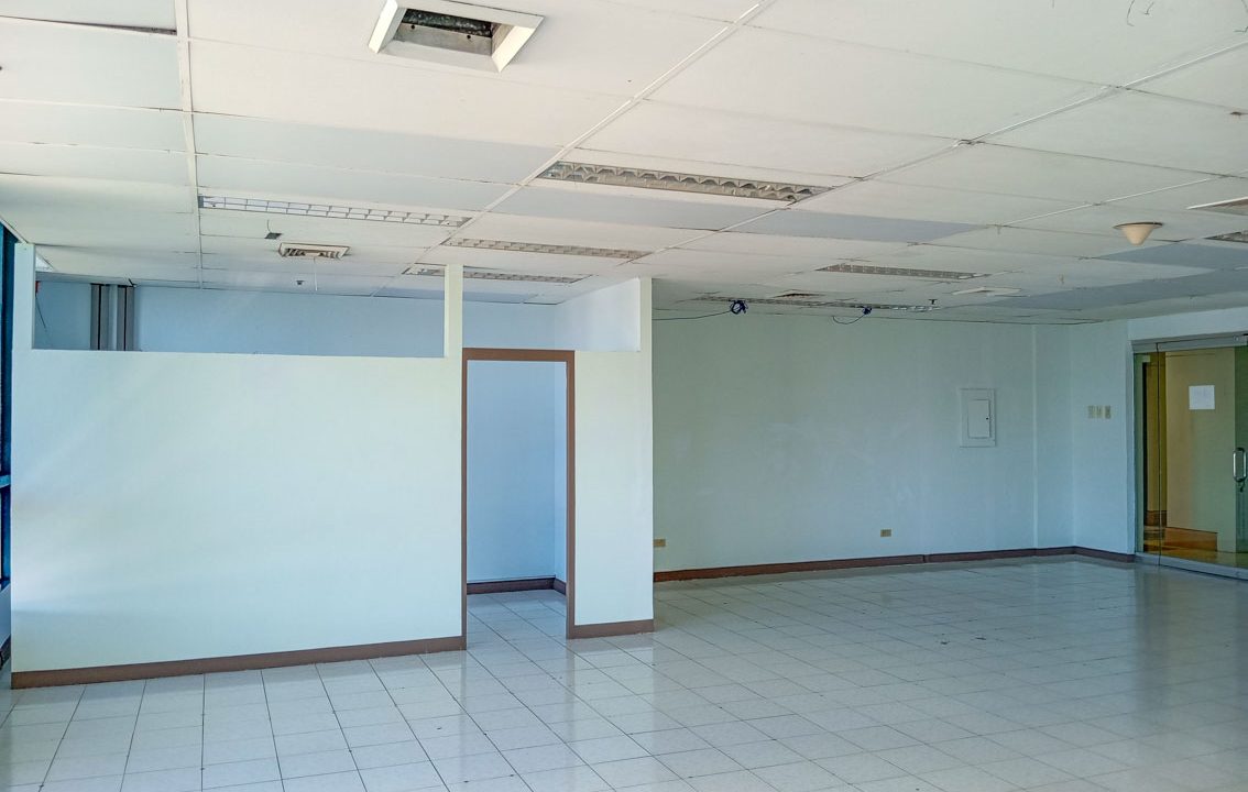 RCPKT7 137 SqM Office for Rent in Cebu Business Park - 1