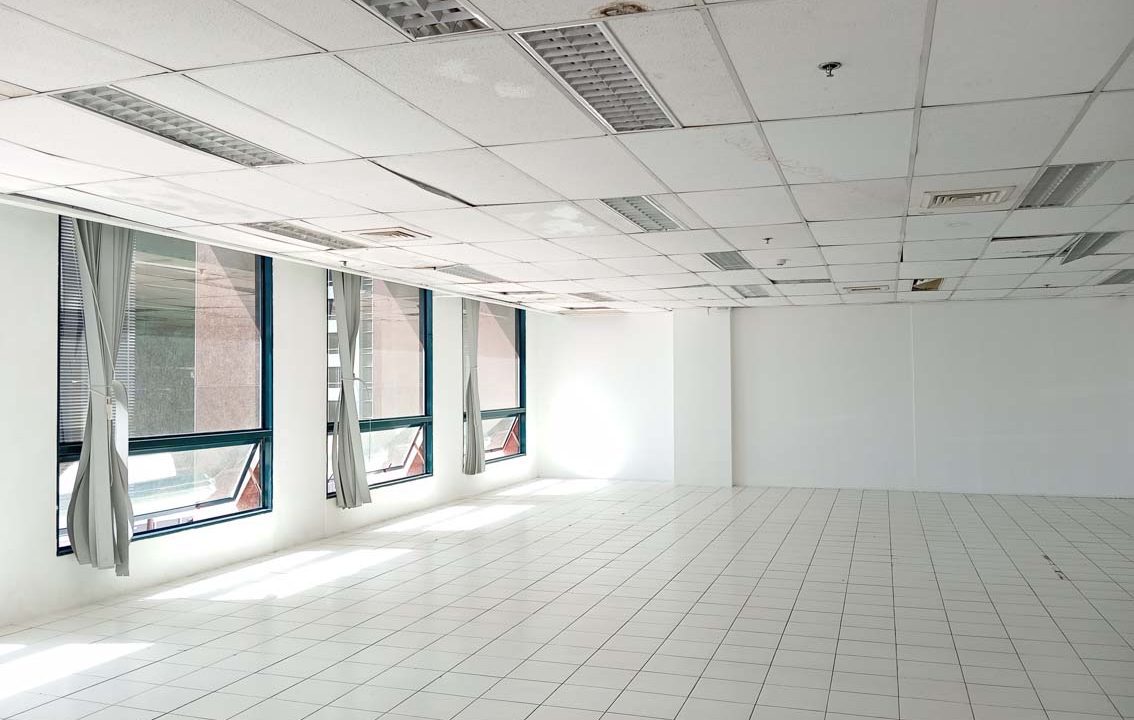 RCPKT8 372 SqM Office for Rent in Cebu Business Park - 1