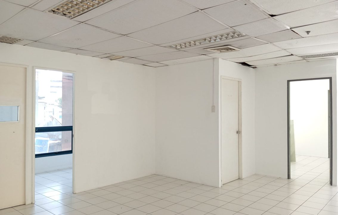 RCPKT8 372 SqM Office for Rent in Cebu Business Park - 10