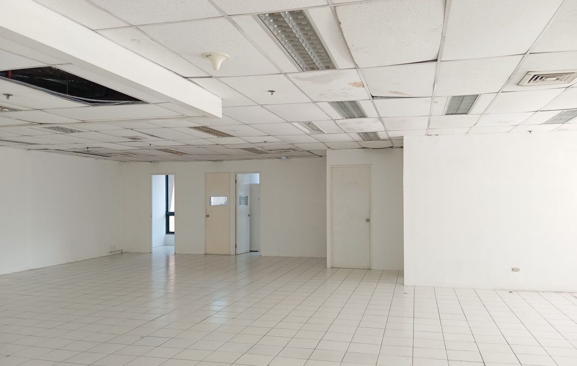 RCPKT8 372 SqM Office for Rent in Cebu Business Park - 3