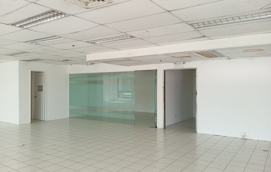 RCPKT8 372 SqM Office for Rent in Cebu Business Park - 5