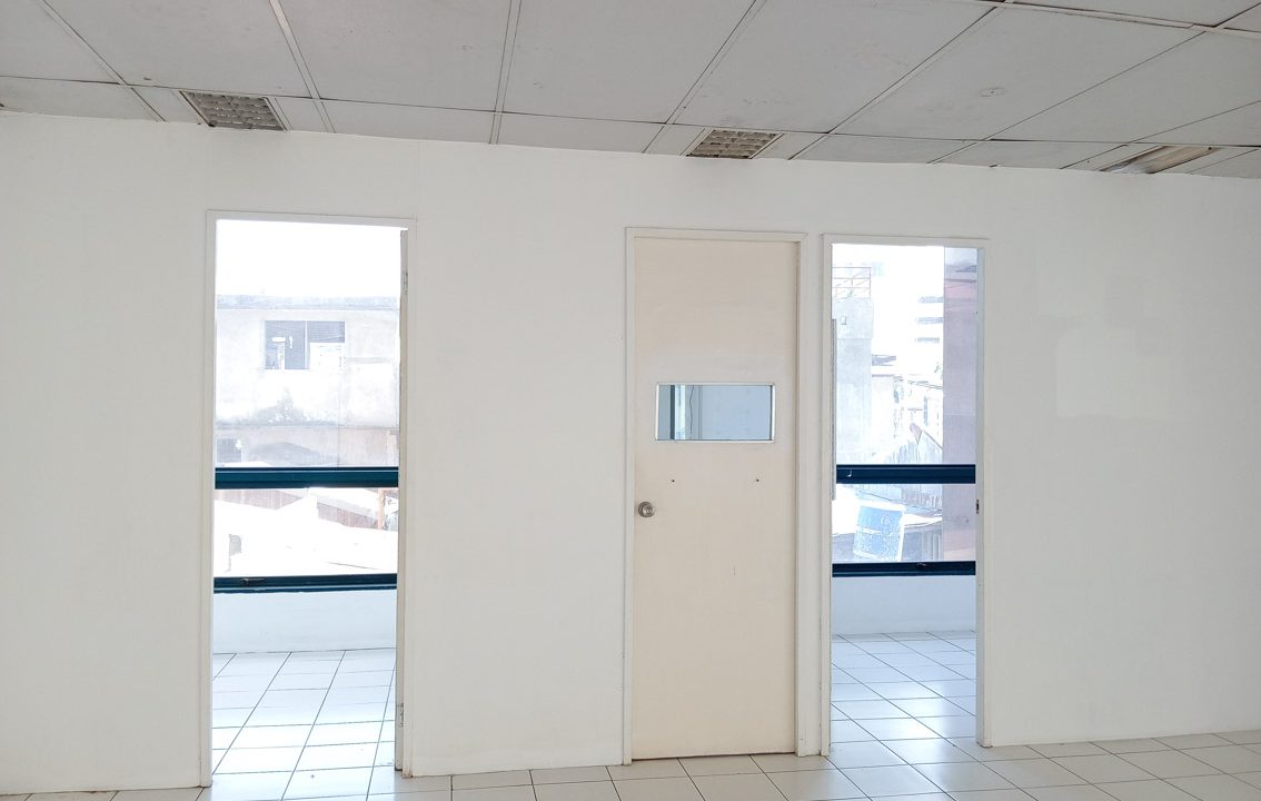 RCPKT8 372 SqM Office for Rent in Cebu Business Park - 9