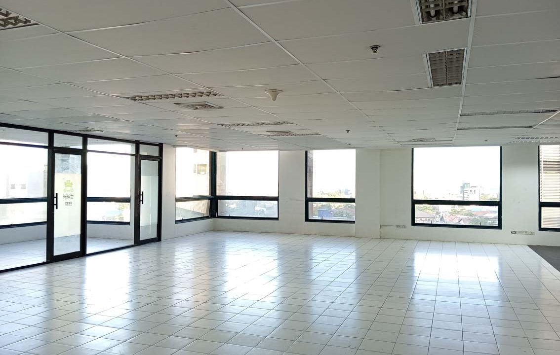 RCPKT9 206 SqM Office for Rent in Cebu Business Park - 5