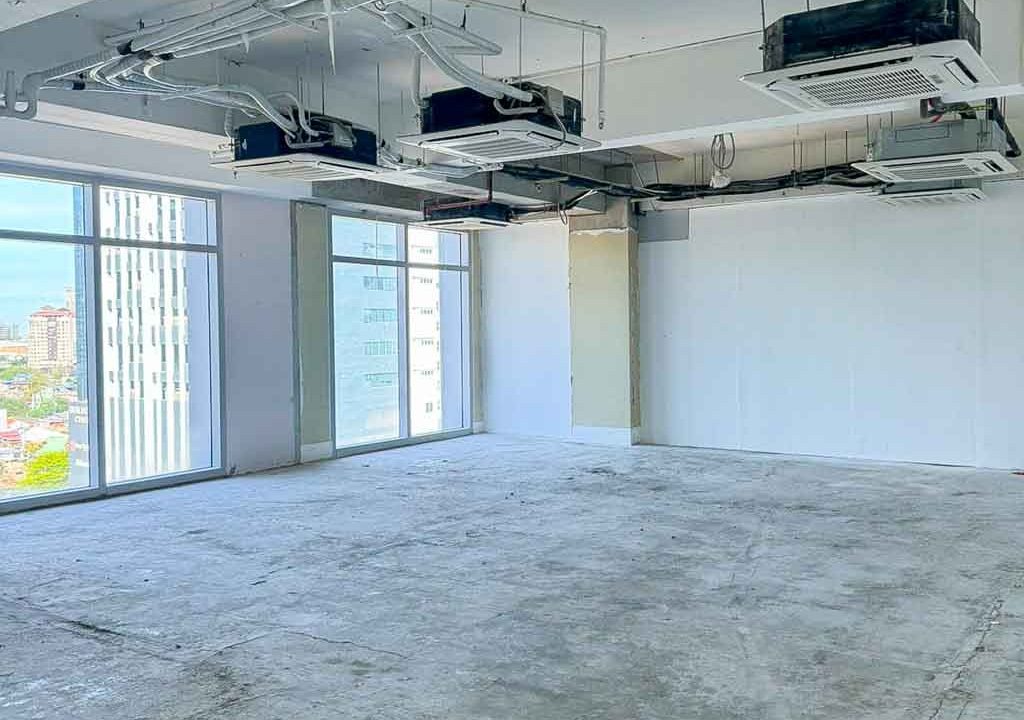 RCPMST3 110 SqM Office Space for Rent in Cebu Business Park - 1