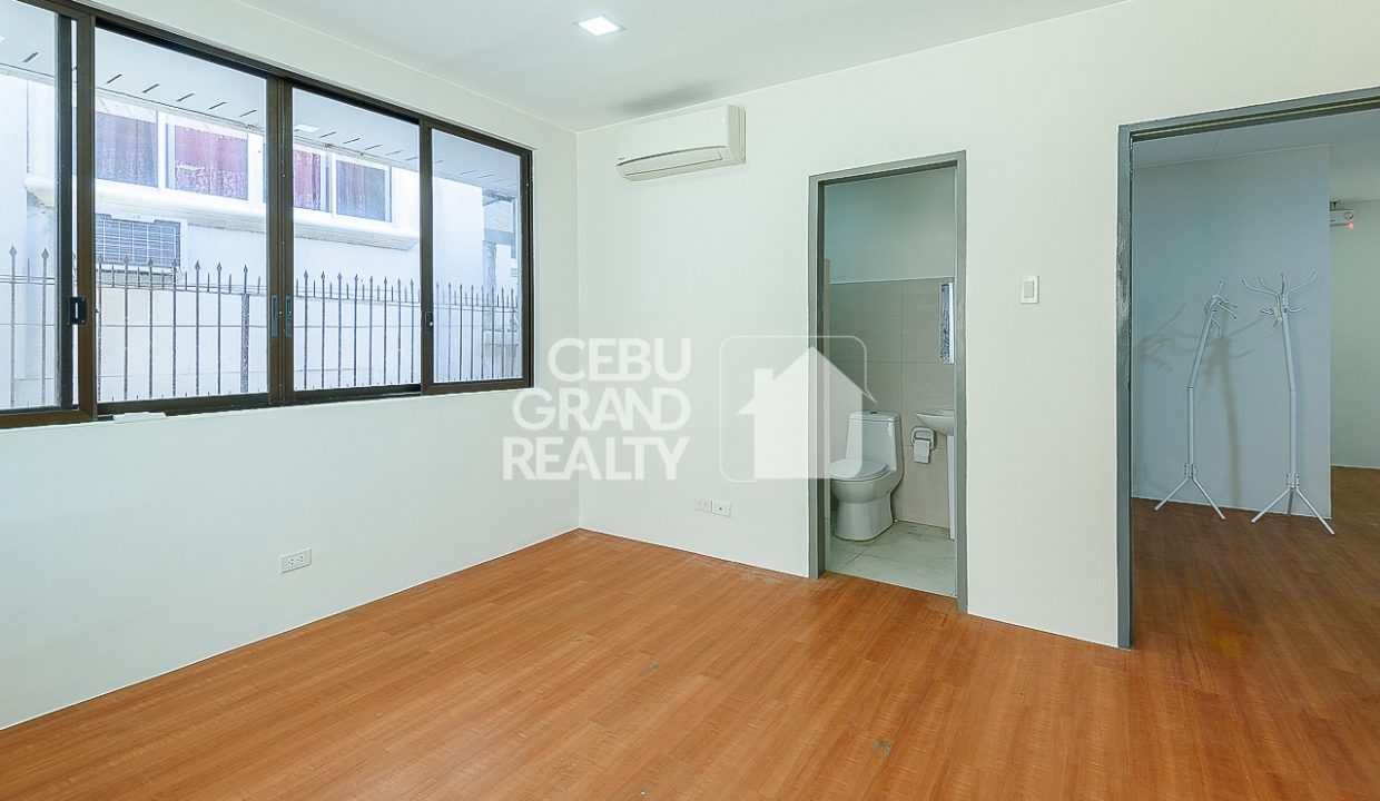 RHSMD3 New Unfurnished 4 Bedroom Duplex House for Rent in Banilad - Cebu Grand Realty (9)