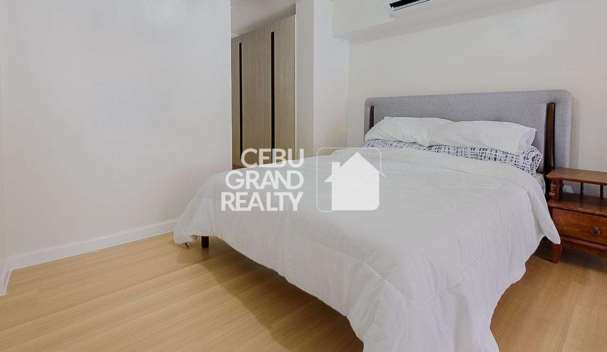 RCMB5 Stylish Loft Condo with Open Living Space in Mandani Bay - Cebu Grand Realty (7)