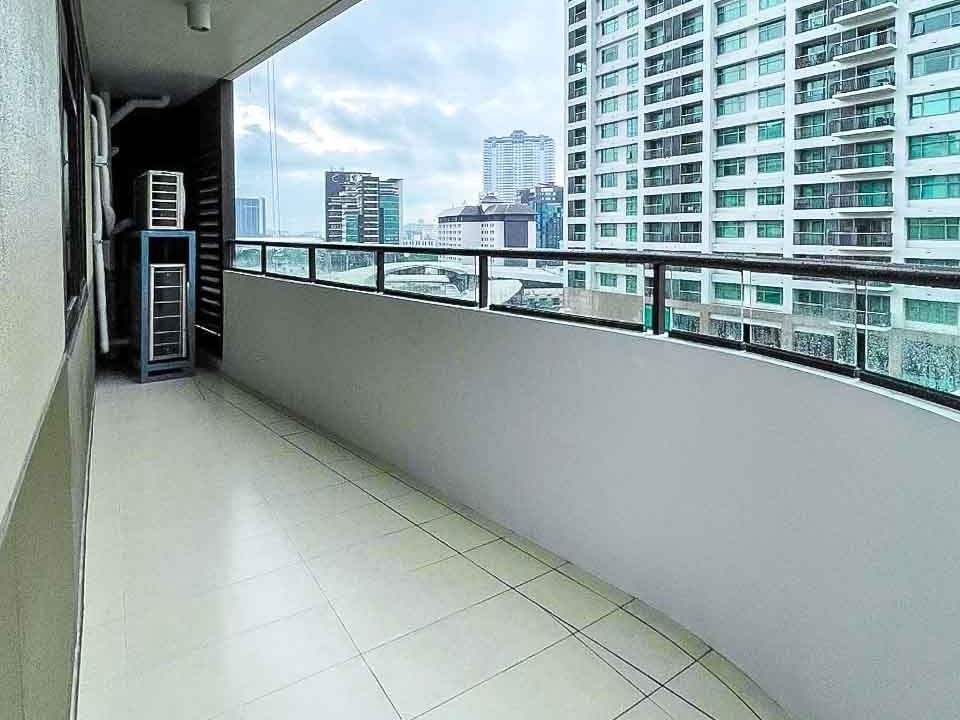 SRBAL17 - Brand New 1 Bedroom Condo for Sale in Alcoves - Cebu Grand Realty (10)