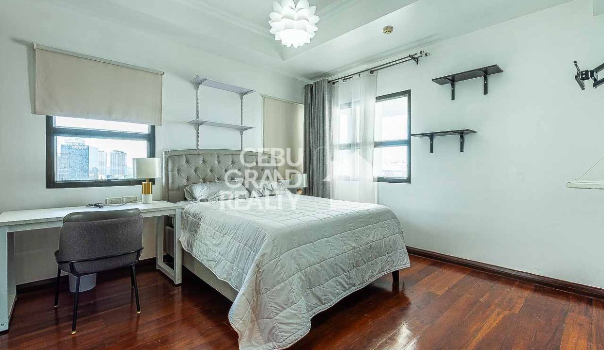 SRBAV5 Spacious 3 Bedroom Bi-Level Penthouse for Sale in Cebu Business Park - Cebu Grand Realty (20)
