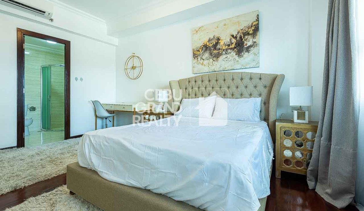 SRBAV5 Spacious 3 Bedroom Bi-Level Penthouse for Sale in Cebu Business Park - Cebu Grand Realty (25)