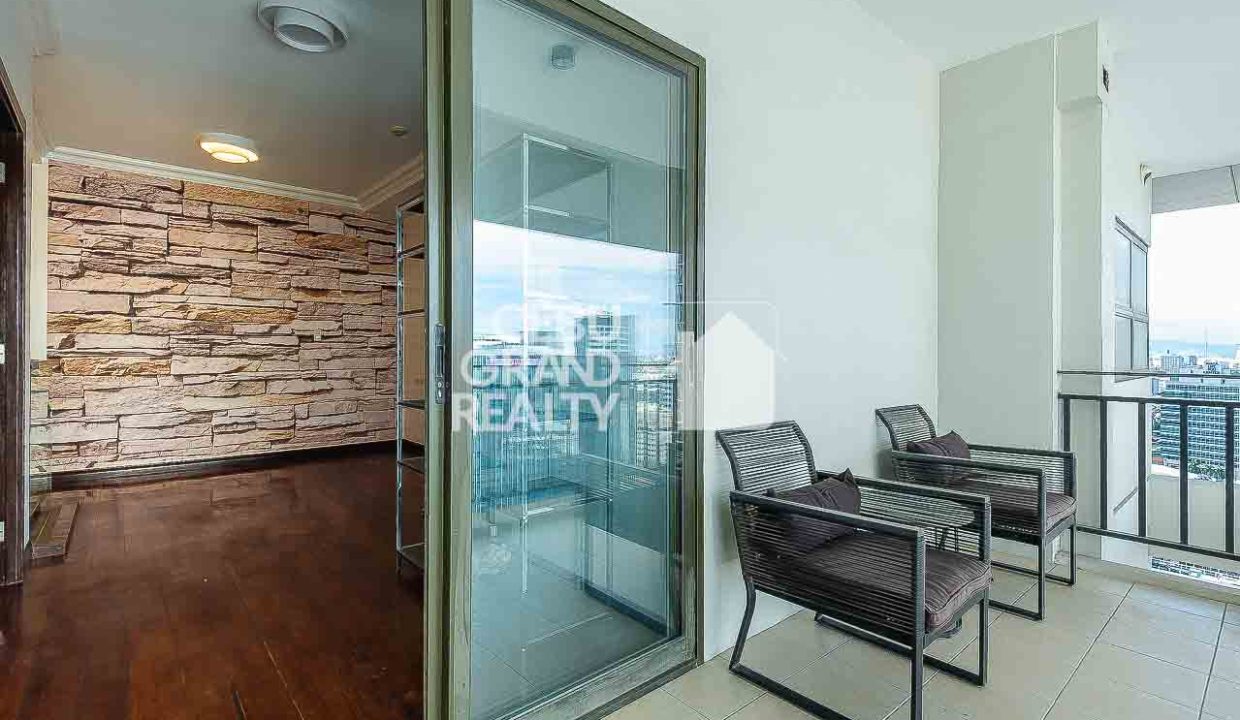 SRBAV5 Spacious 3 Bedroom Bi-Level Penthouse for Sale in Cebu Business Park - Cebu Grand Realty (28)