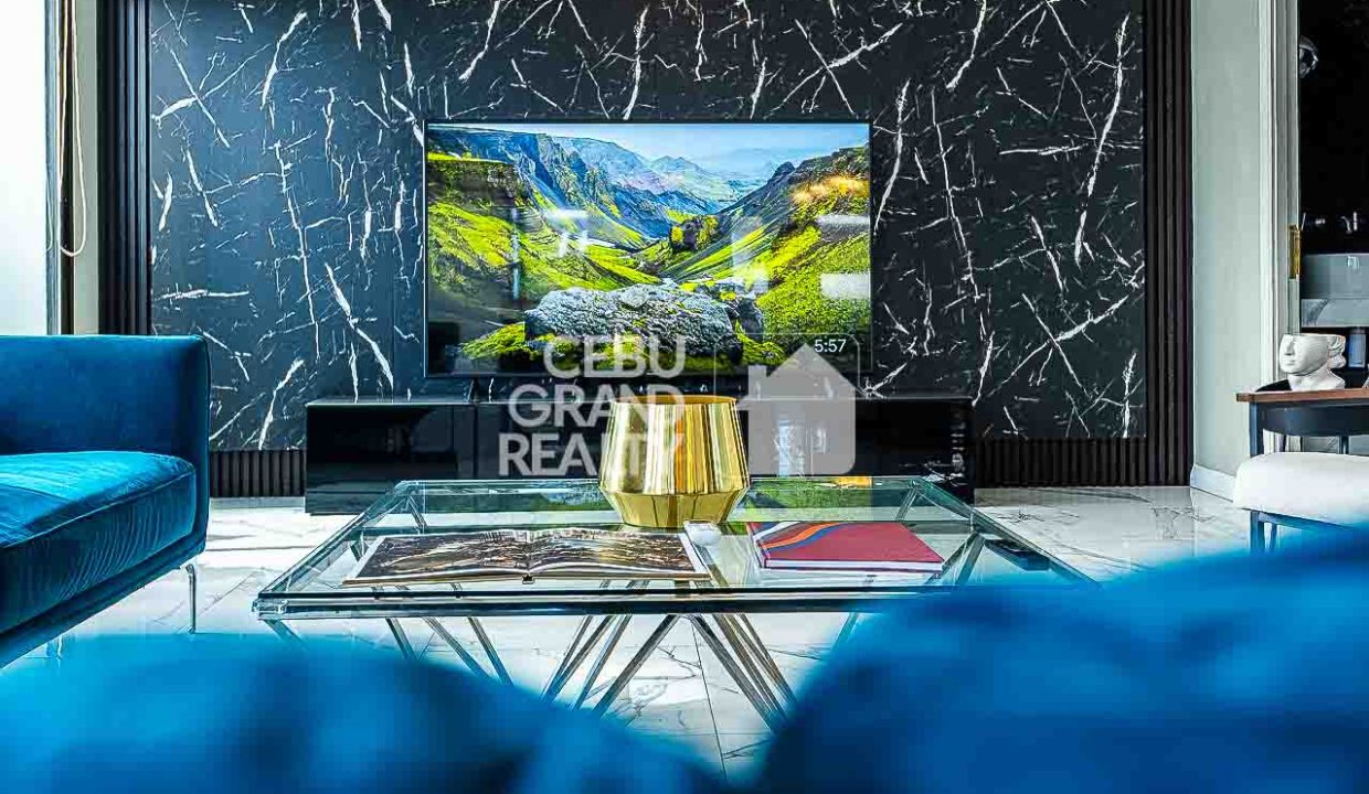 SRBAV5 Spacious 3 Bedroom Bi-Level Penthouse for Sale in Cebu Business Park - Cebu Grand Realty (3)