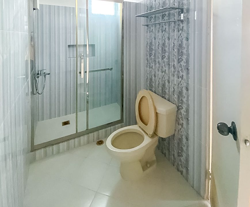 SRBEAT4 Semi-Furnished 2 Bedroom Condo for Sale in Mabolo - Cebu Grand Realty (7)