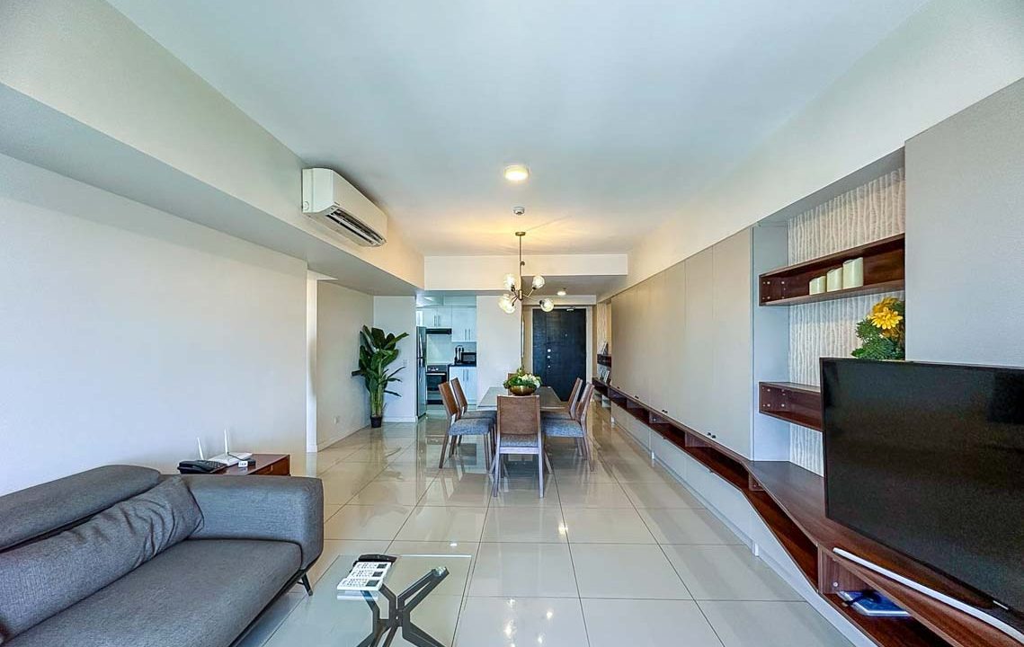 RCSP7 Chic Condominium with Spacious Open-Plan Living in Cebu - Cebu Grand Realty (14)