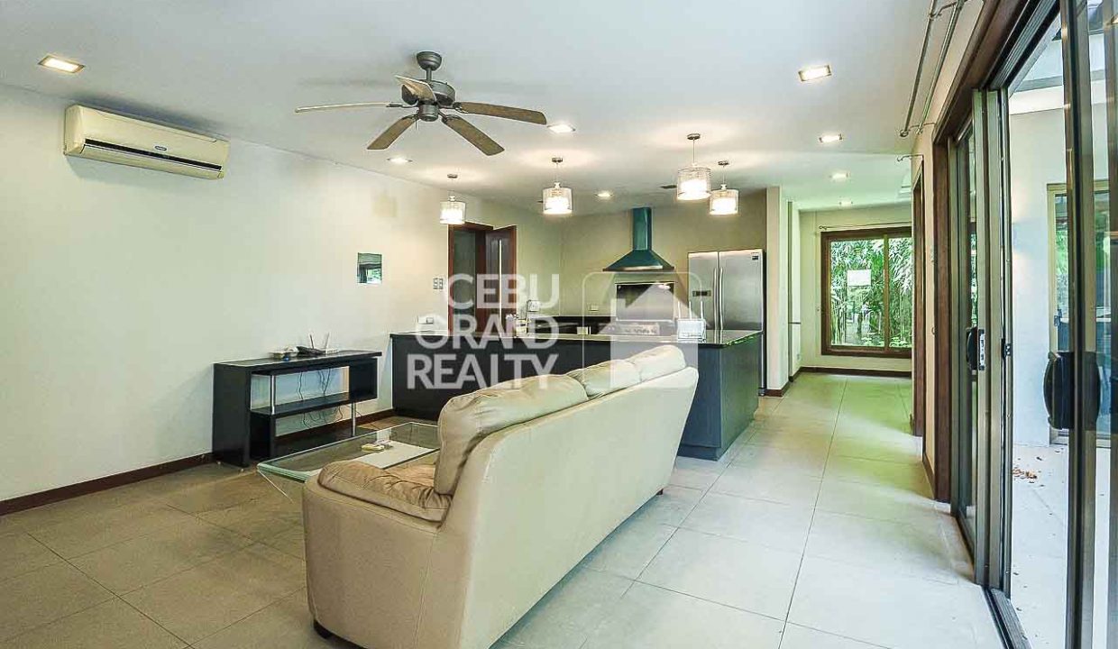 RHML113 Modern 3 Bedroom House for Rent with Seamless Living Spaces - Cebu Grand Realty (3)