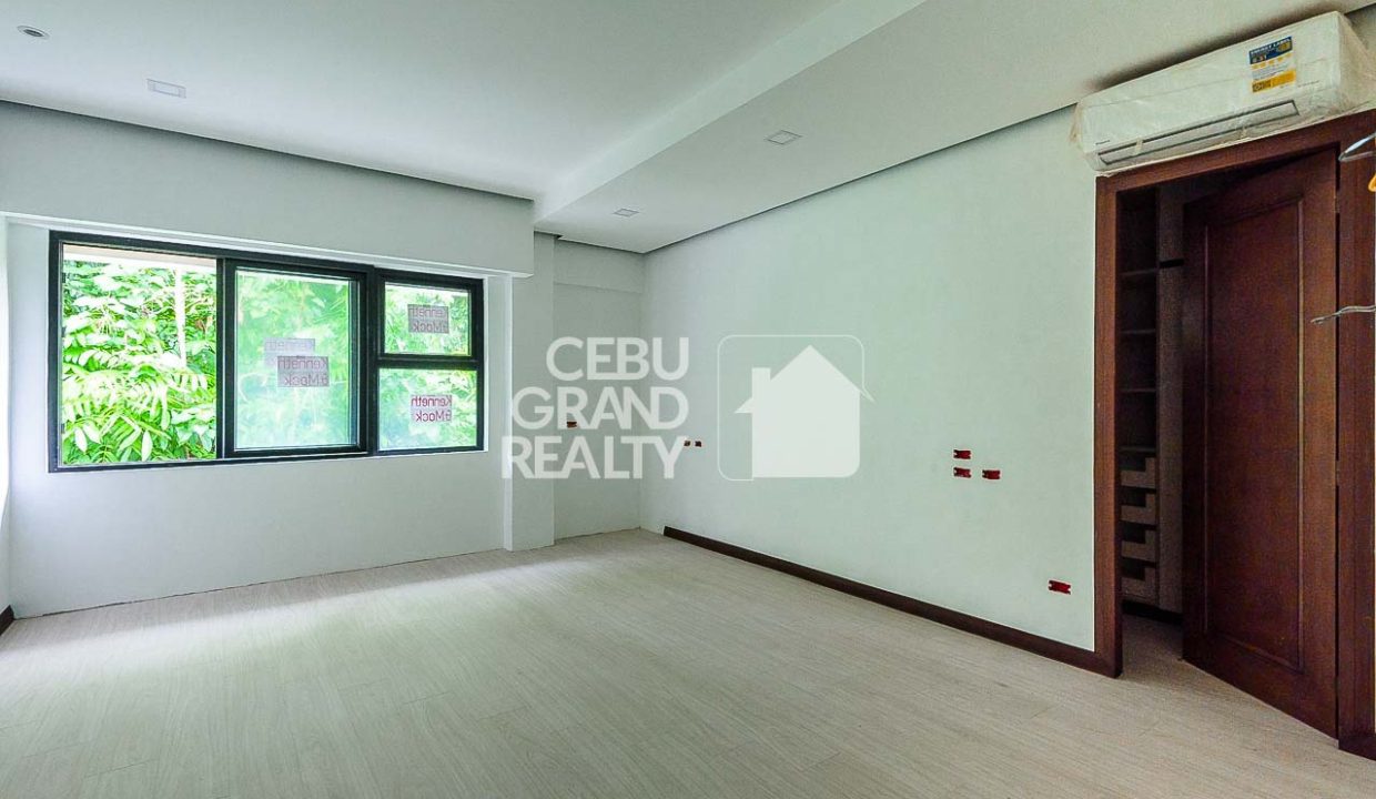 SRBML99 Luxurious Modern Home with Breathtaking Views In Maria Luisa Estate Park - Cebu Grand Realty (19)