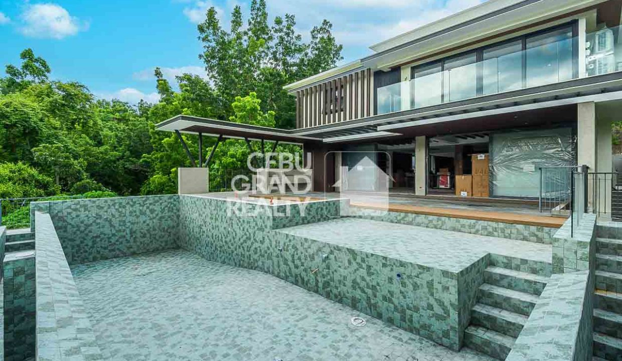 SRBML99 Luxurious Modern Home with Breathtaking Views In Maria Luisa Estate Park - Cebu Grand Realty (9)