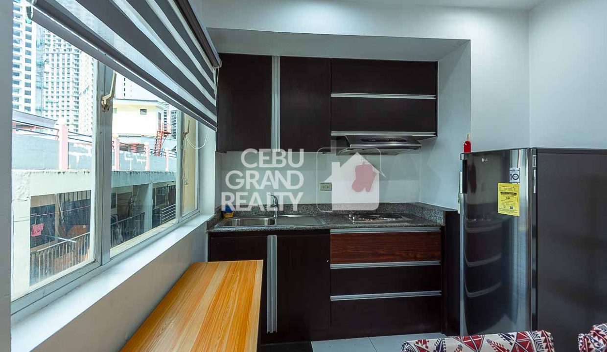 SRBRL1 Stylish Fully Furnished Studio in Robinland Condominium - Cebu Grand Realty (6)