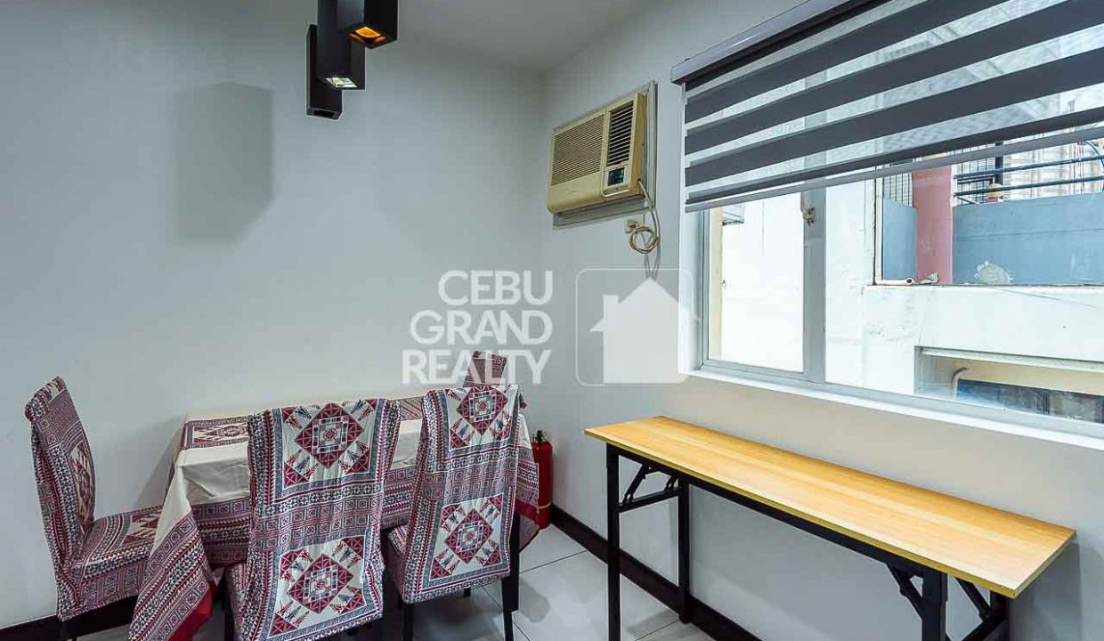 SRBRL1 Stylish Fully Furnished Studio in Robinland Condominium - Cebu Grand Realty (7)