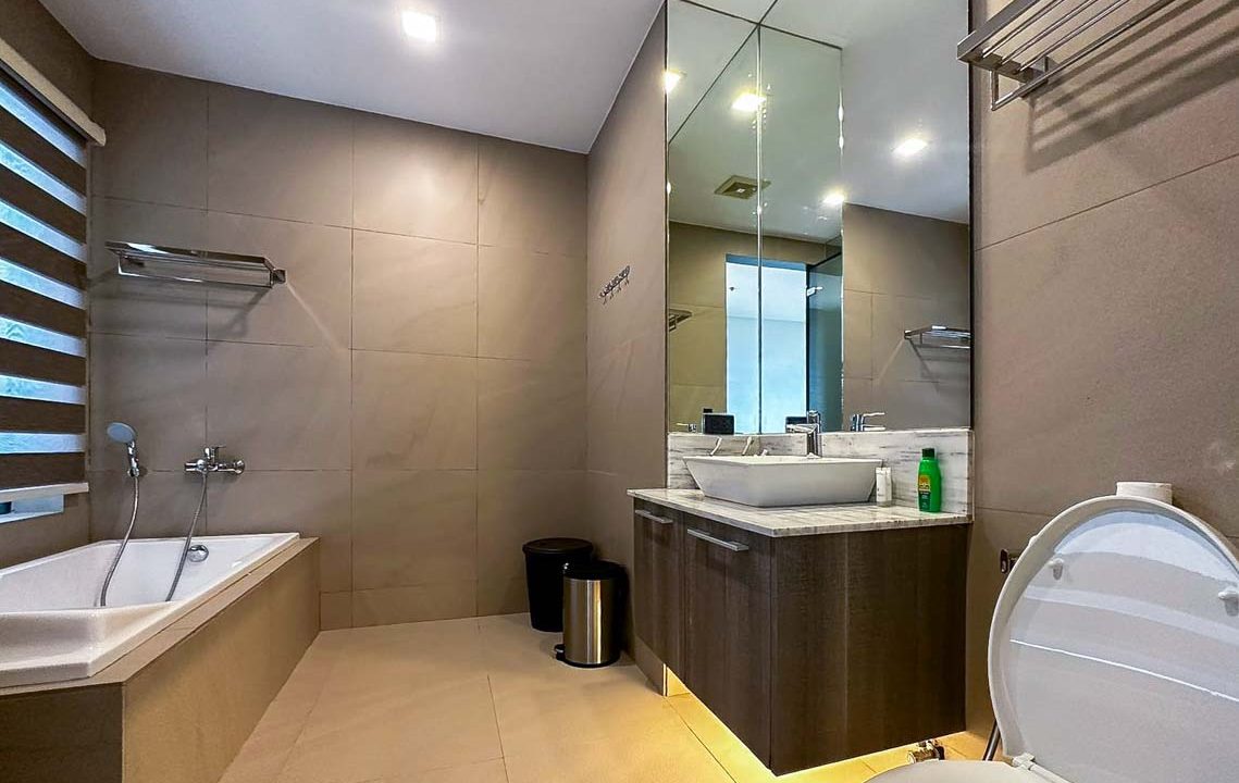 SRBTRF5 Fully Furnished Corner Studio Unit for Sale in The Reef Mactan - Cebu Grand Realty (5)