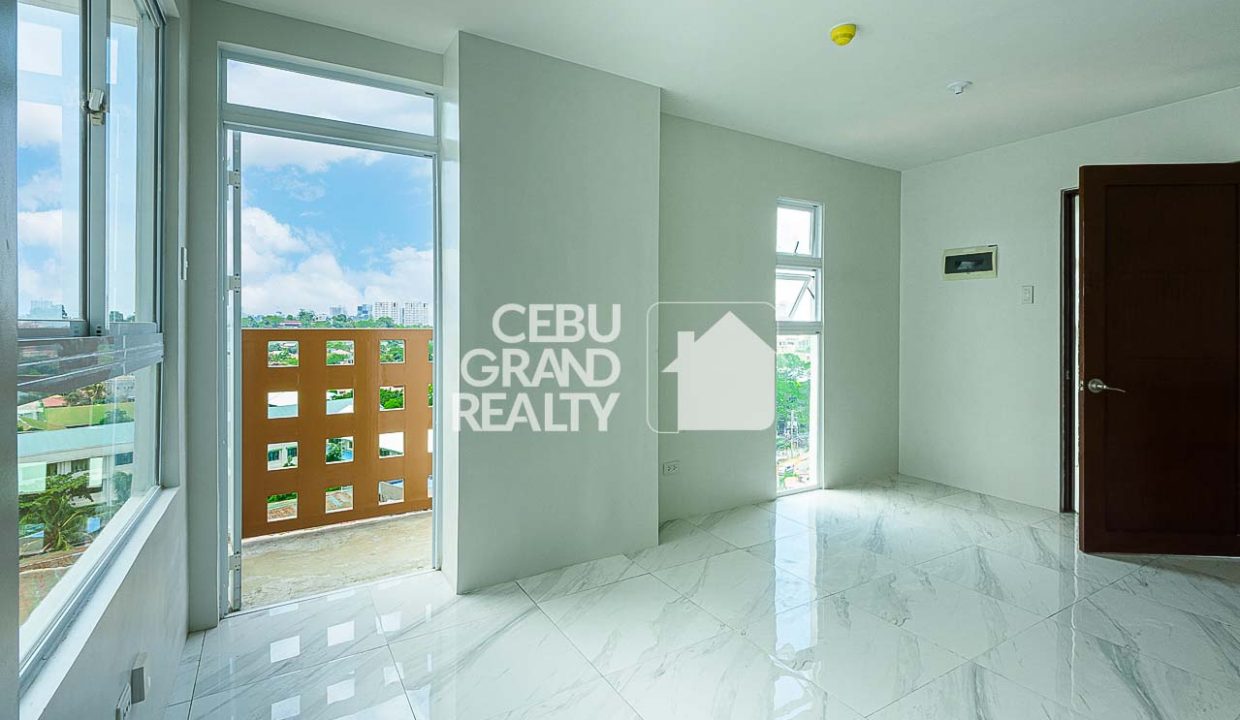 SRBCMT1 Bright Unfurnished Condo with Panoramic City Views in Guadalupe - Cebu Grand Realty (3)