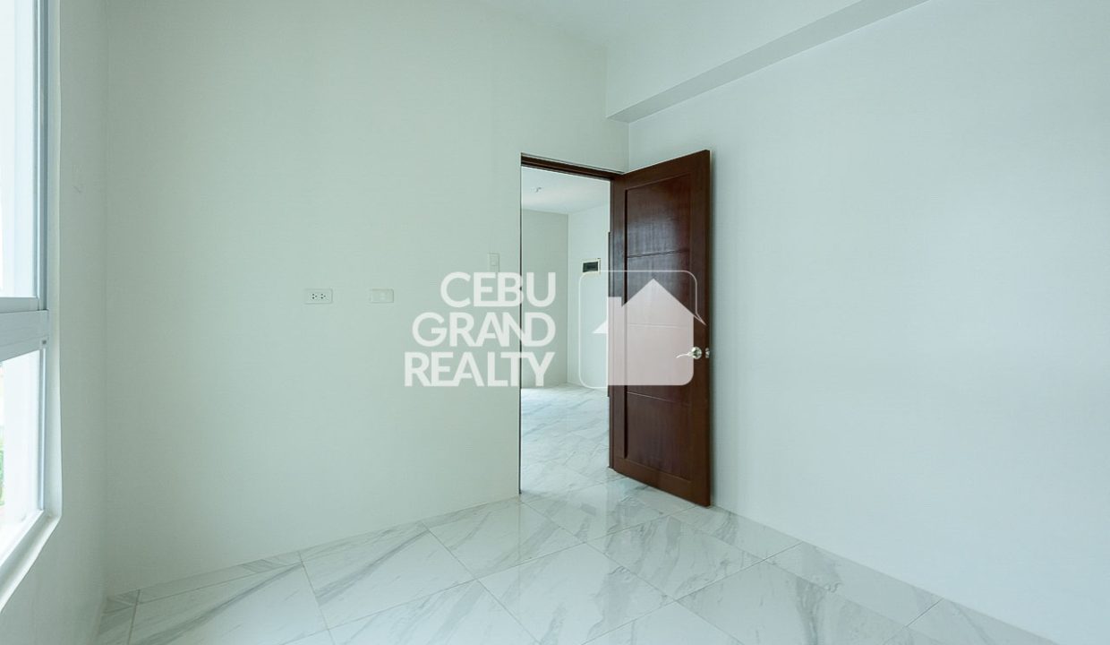 SRBCMT1 Bright Unfurnished Condo with Panoramic City Views in Guadalupe - Cebu Grand Realty (7)