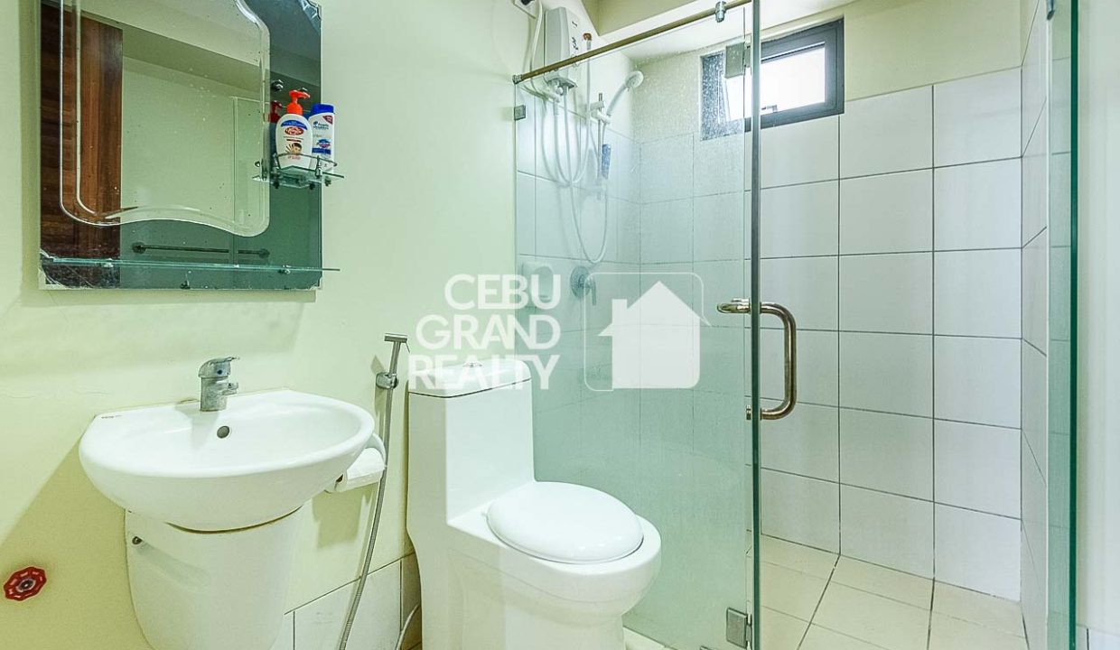 SRBHO4 Cozy Condo with Master En-Suite and Spacious Living Area in Cebu City - Cebu Grand Realty (12)