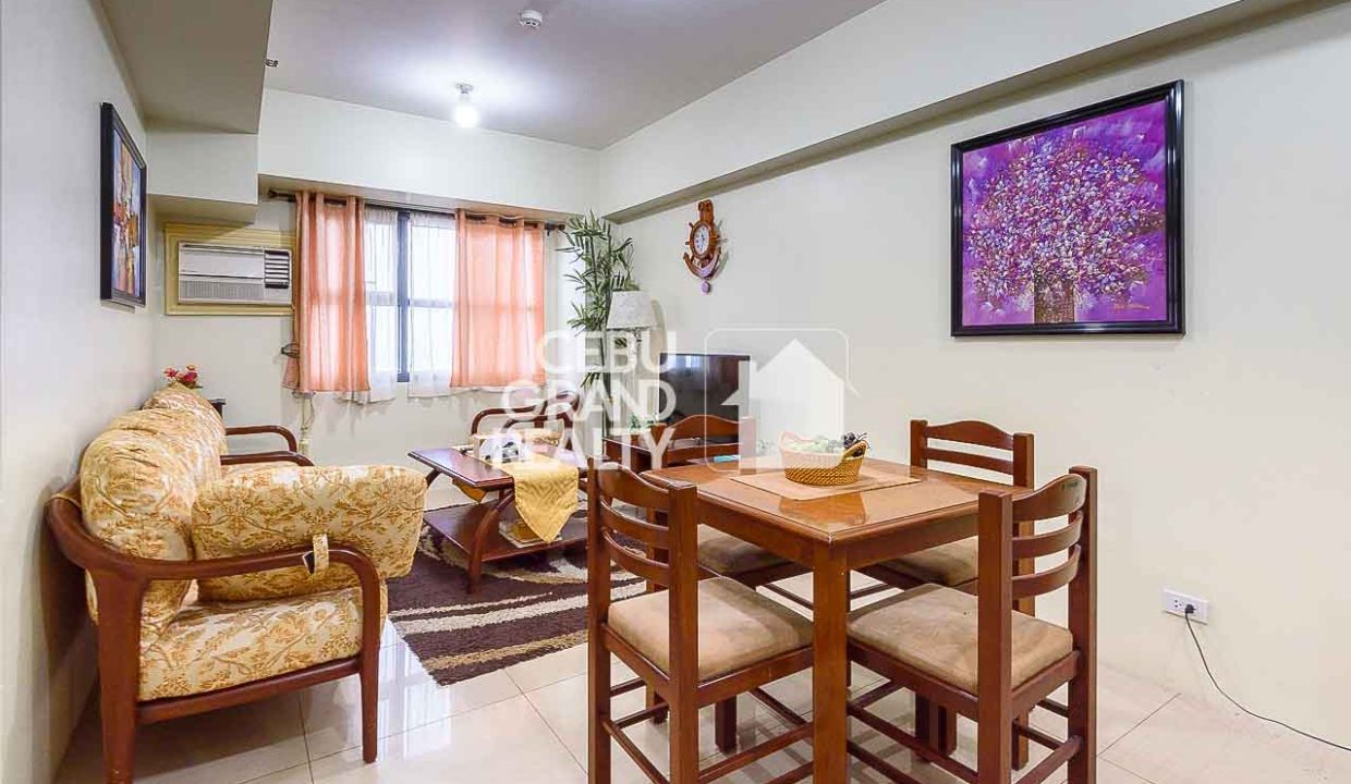 SRBHO4 Cozy Condo with Master En-Suite and Spacious Living Area in Cebu City - Cebu Grand Realty (2)