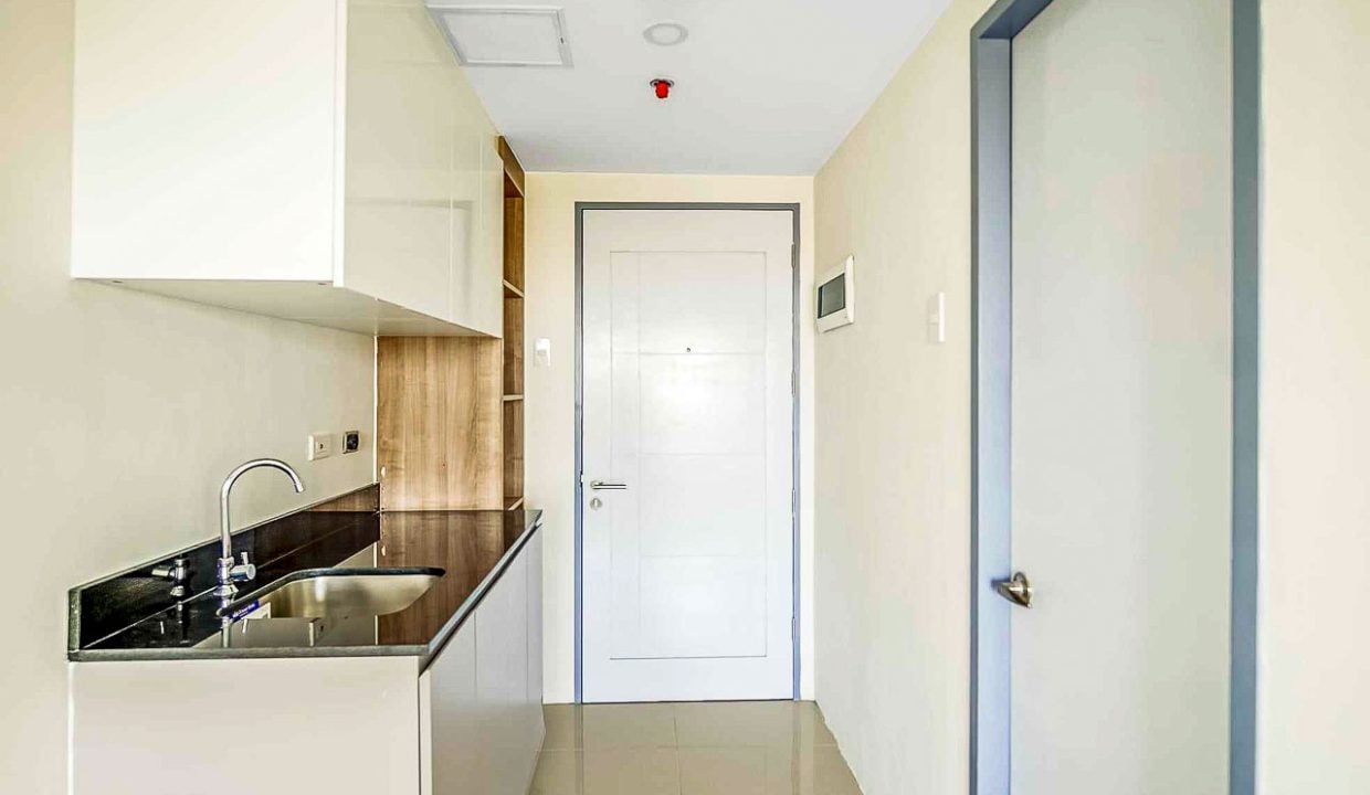 SRBJT2 Bright Studio Apartment with Stunning City Views in Mandaue City - Cebu Grand Realty (5)