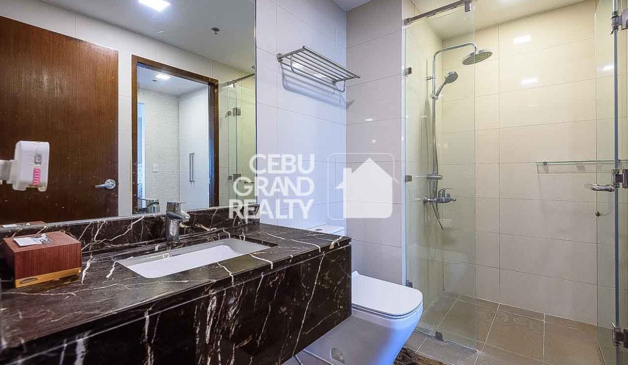 RCALC34 Luxury High-Rise Condo with Stunning City Skyline View in The Alcoves - Cebu Grand Realty (13)