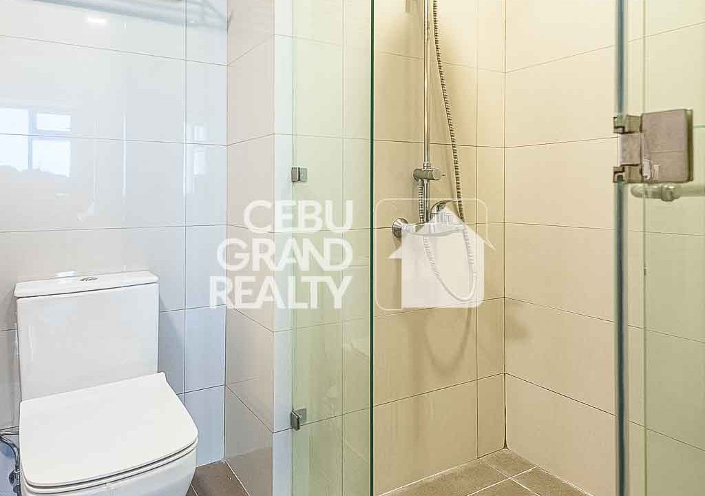 RCALC34 Luxury High-Rise Condo with Stunning City Skyline View in The Alcoves - Cebu Grand Realty (14)