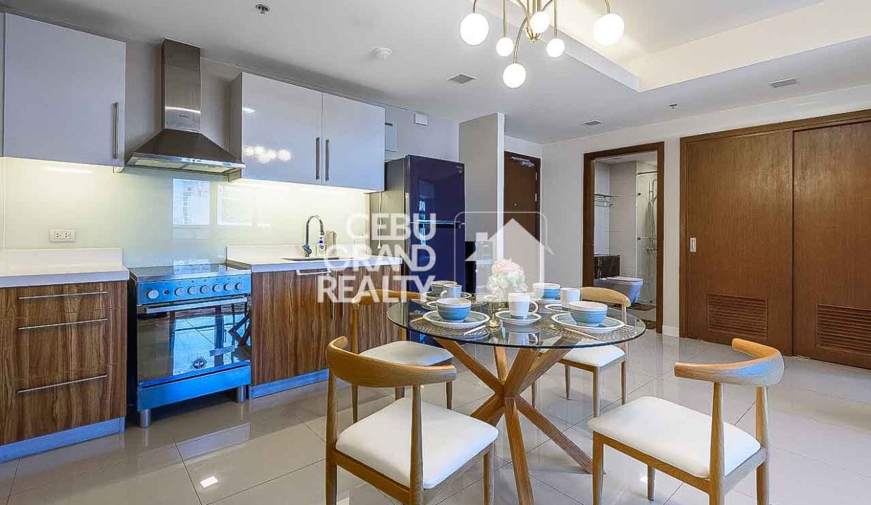 RCALC34 Luxury High-Rise Condo with Stunning City Skyline View in The Alcoves - Cebu Grand Realty (4)