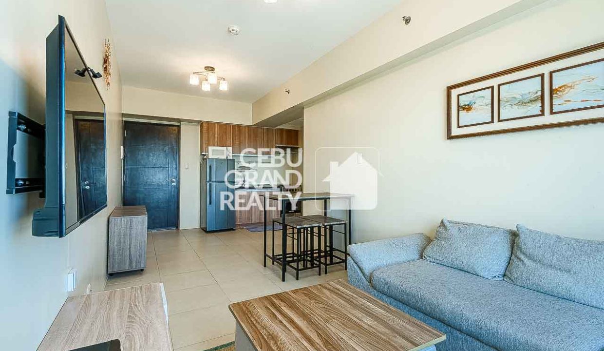 RCAR25 Sleek Modern Condo with Stunning City Views in Avida Towers Riala - Cebu Grand Realty (3)