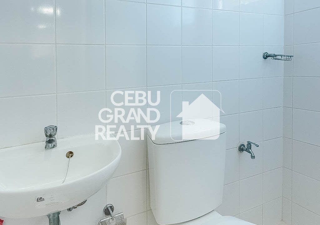 RCMP19 Refined Condo with Bespoke Kitchen and City Views In Marco Polo Residences - Cebu Grand Realty (17)