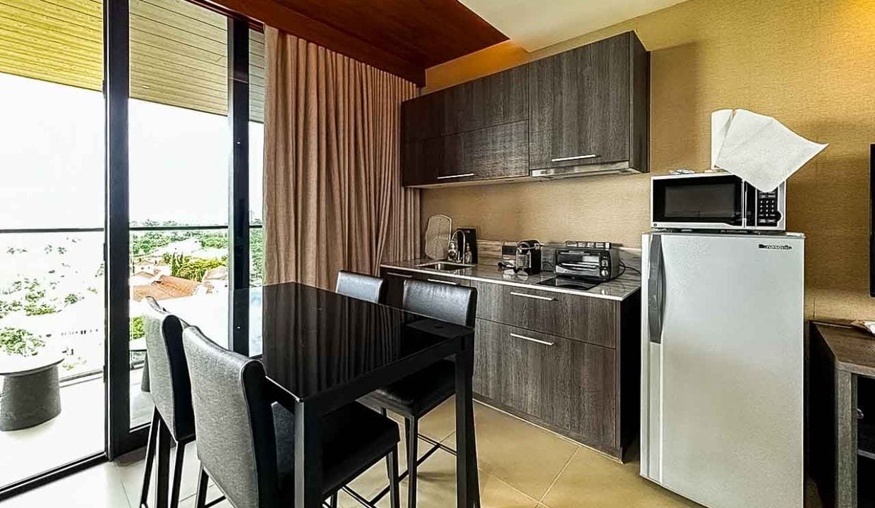 RCTRF3 Luxurious Studio with Panoramic Ocean Views in The Reef Island Resort - Cebu Grand Realty (3)