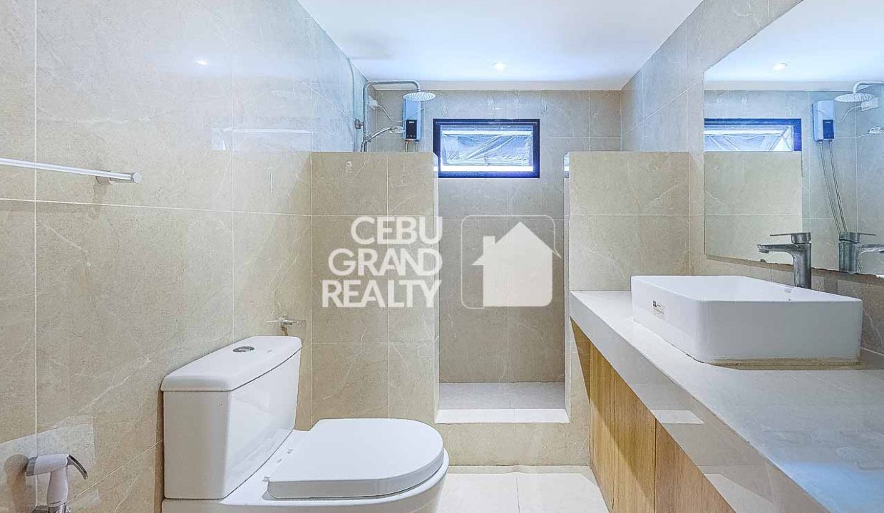 RHALP1 Sleek Residential Home with Secure Spacious Driveway Parking in Lahug - Cebu Grand Realty (10)