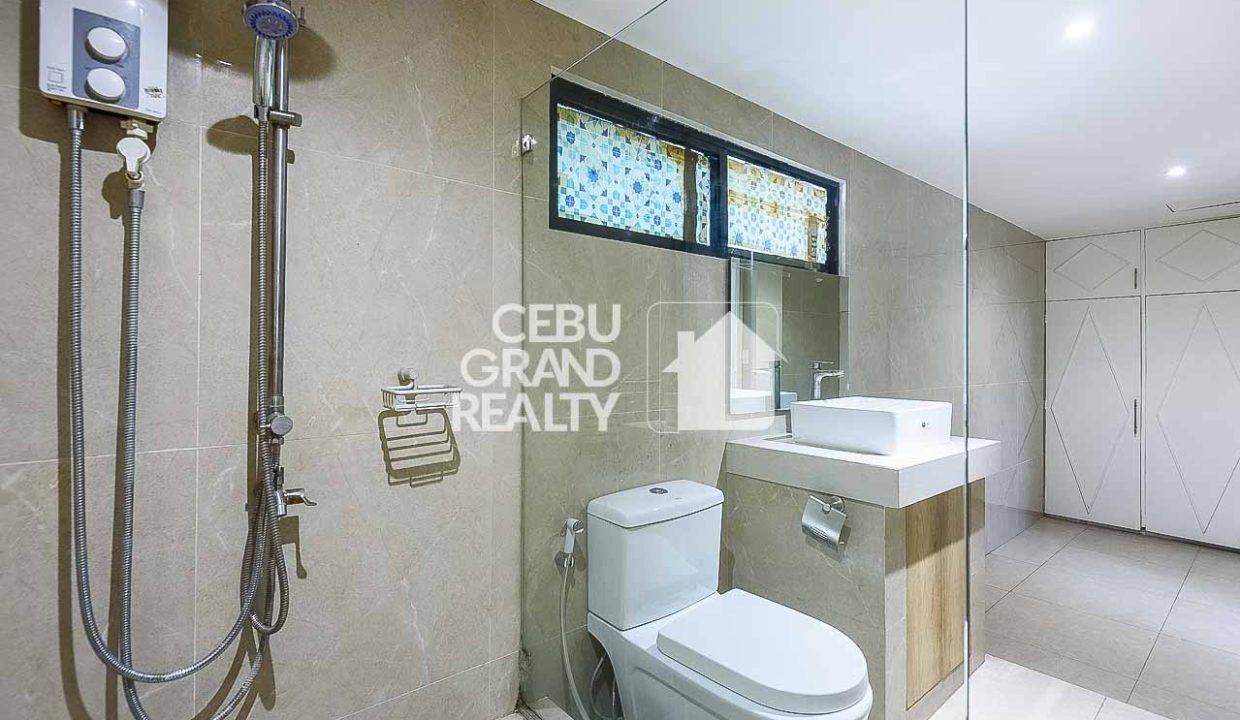 RHALP1 Sleek Residential Home with Secure Spacious Driveway Parking in Lahug - Cebu Grand Realty (14)